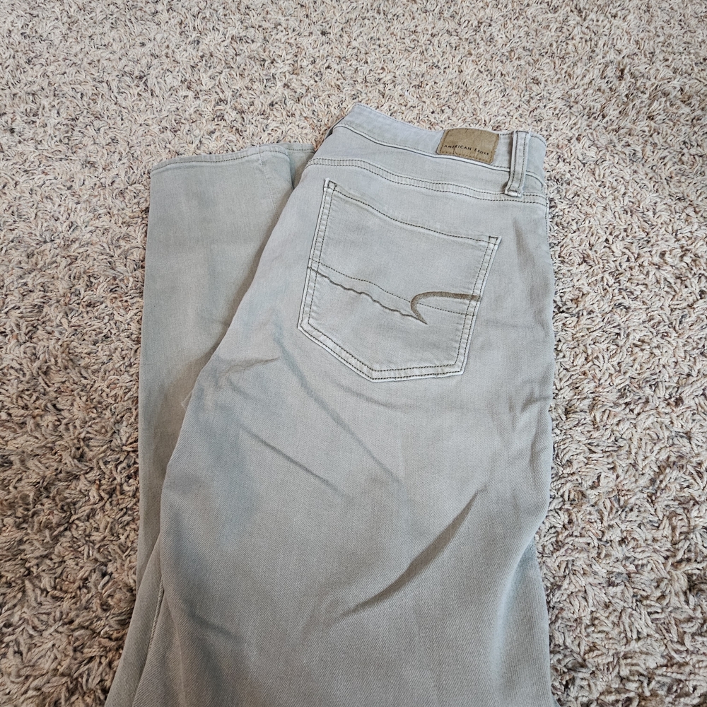 American Eagle Outfitters Light Gray Relaxed Jeans